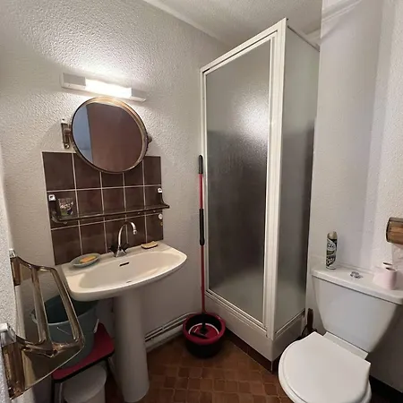 T2 Avec Loggia, Tv, Lave-linge, Climatisation Portative, Proche Port Et A Port - Fr-1-81-621 *